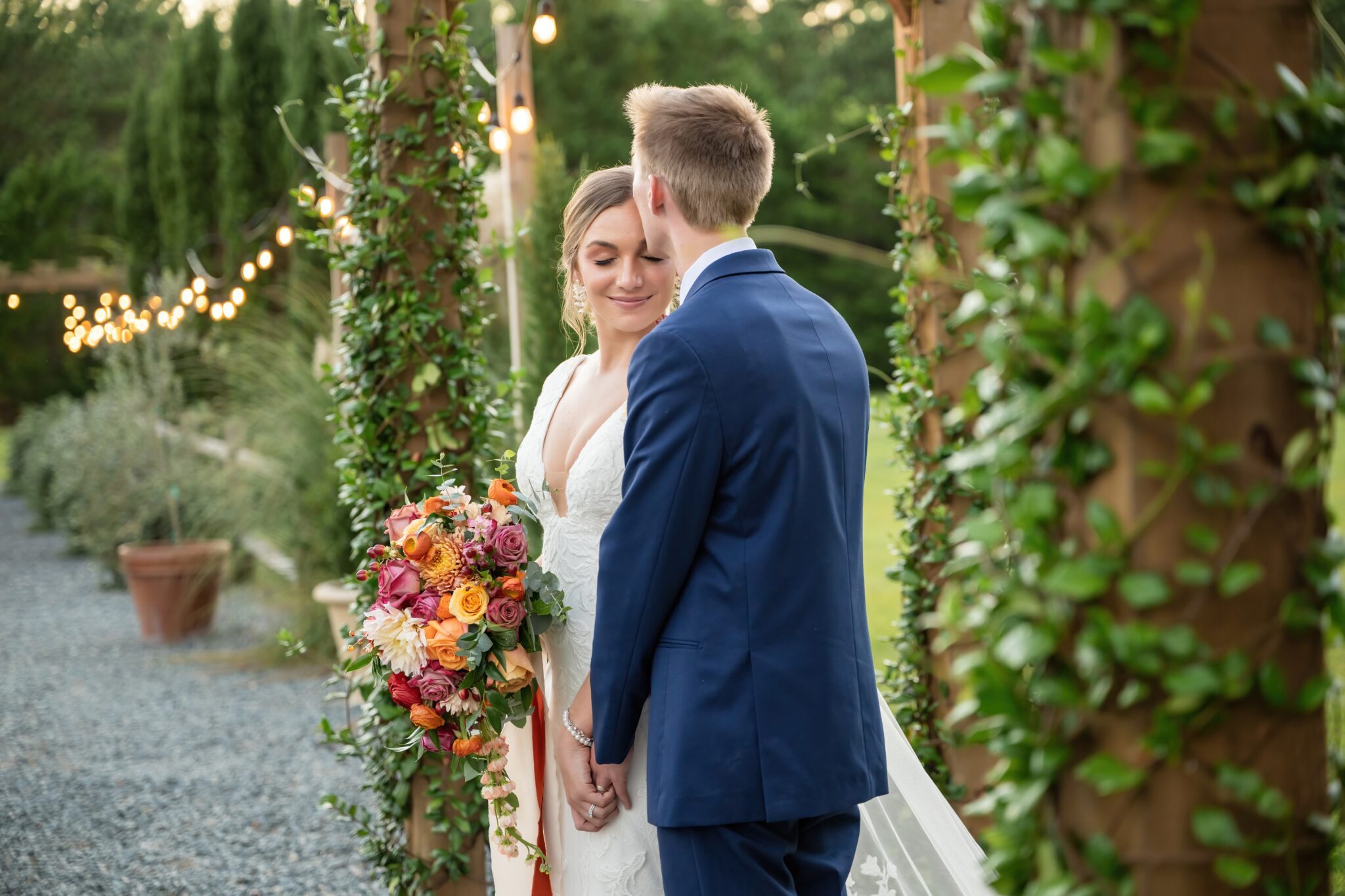 bride and groom wedding kiss